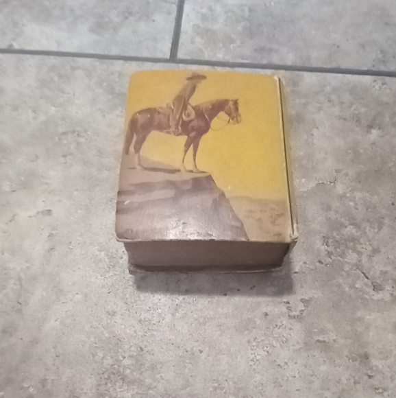 1937 Tom Mix Book - Picture 8 of 14